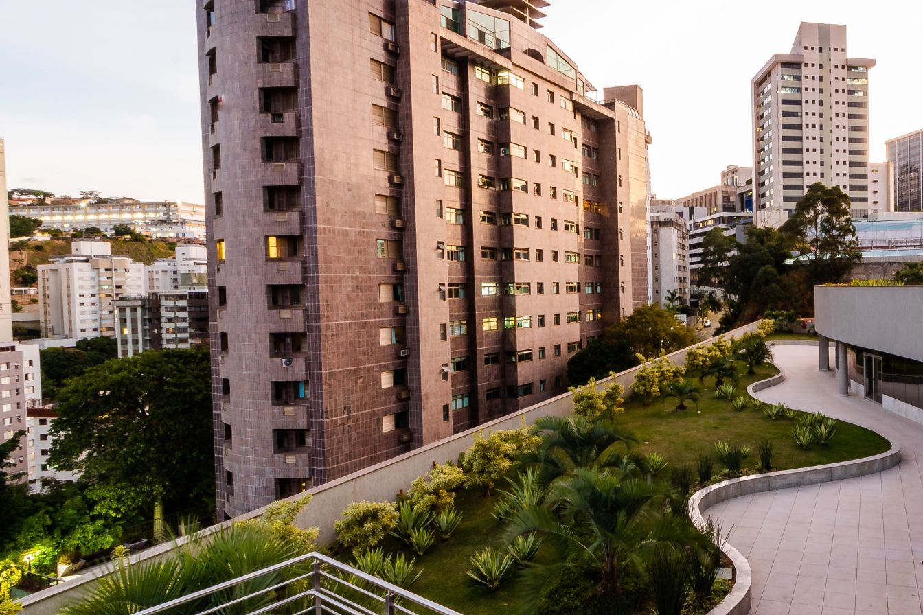 Comment embellir une façade vieillissante : guide et astuces